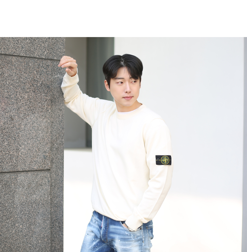 와펜패치 남성 니트 스웨터 8015540B2 (WH)_3.png